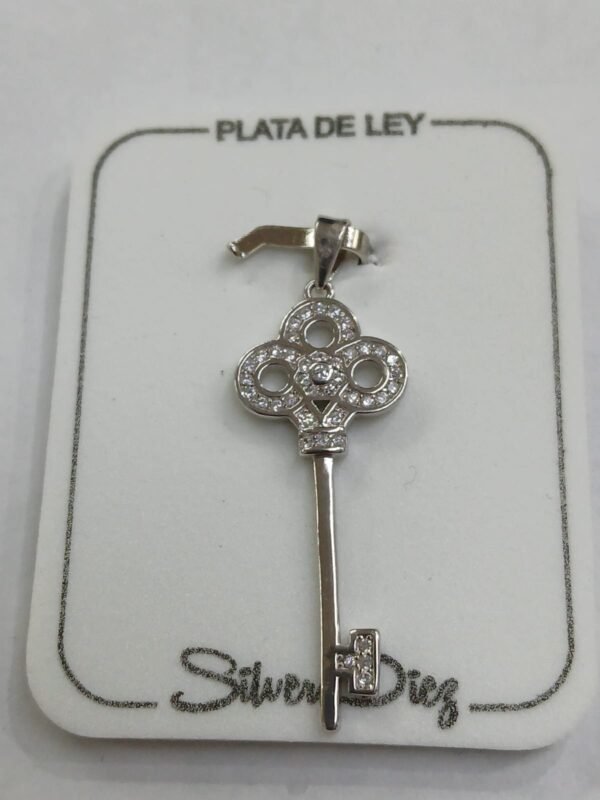 Colgante de plata llave de la suerte. Plata de Ley