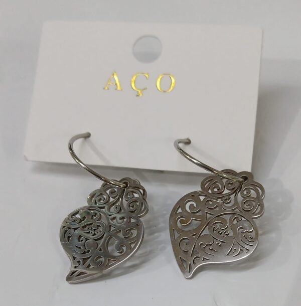 Pendientes de corazón en esprial plateado