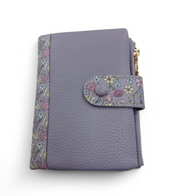 Cartera con detalles florales - Imagen 4