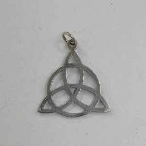 colgante triqueta. Plata de Ley-sin cadena