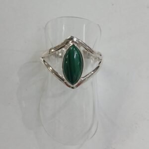anillo con piedra malaquita.talla 18. plata de Ley