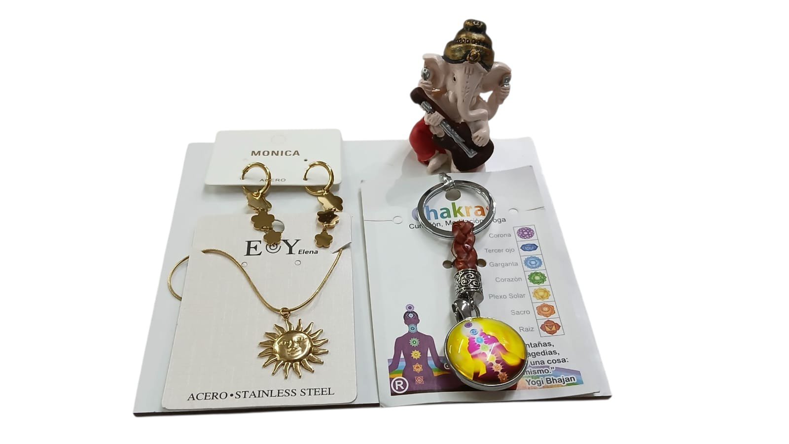 Pack colgante, llavero, pendientes y Ganesha